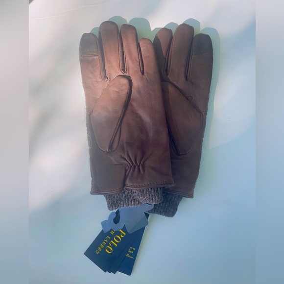 Polo by Ralph Lauren Quilted Touch Screen Field Gloves
Save your Wishlist - Picture 2 of 2